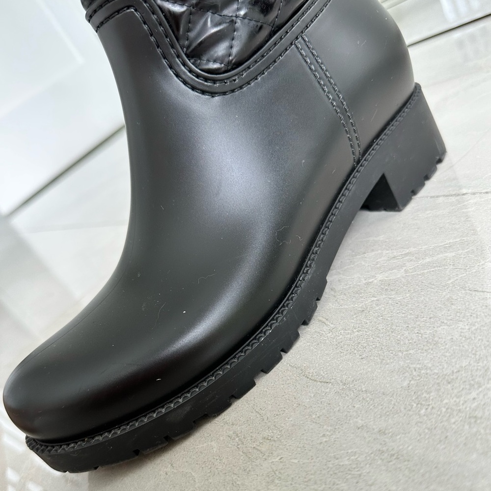 Women Salvatore Ferragamo rainy boots black size 10 preowned. - Picture 5 of 12